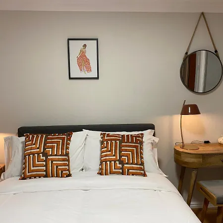 Private Main Door Lovely 2 Bedroom Apartment Edinburgh Exterior photo