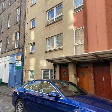 Private Main Door Lovely 2 Bedroom Apartment Edinburgh Exterior photo