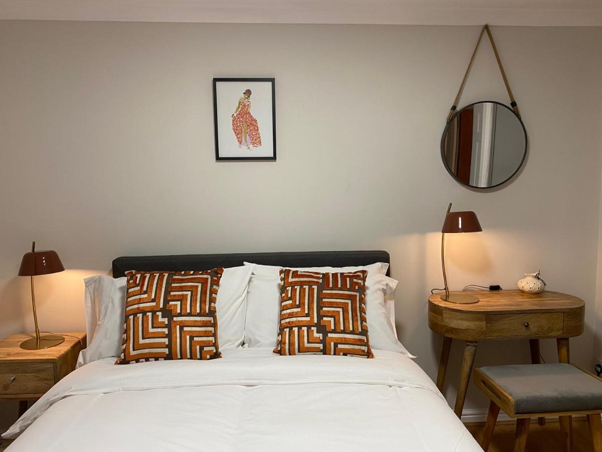 Private Main Door Lovely 2 Bedroom Edimburgo