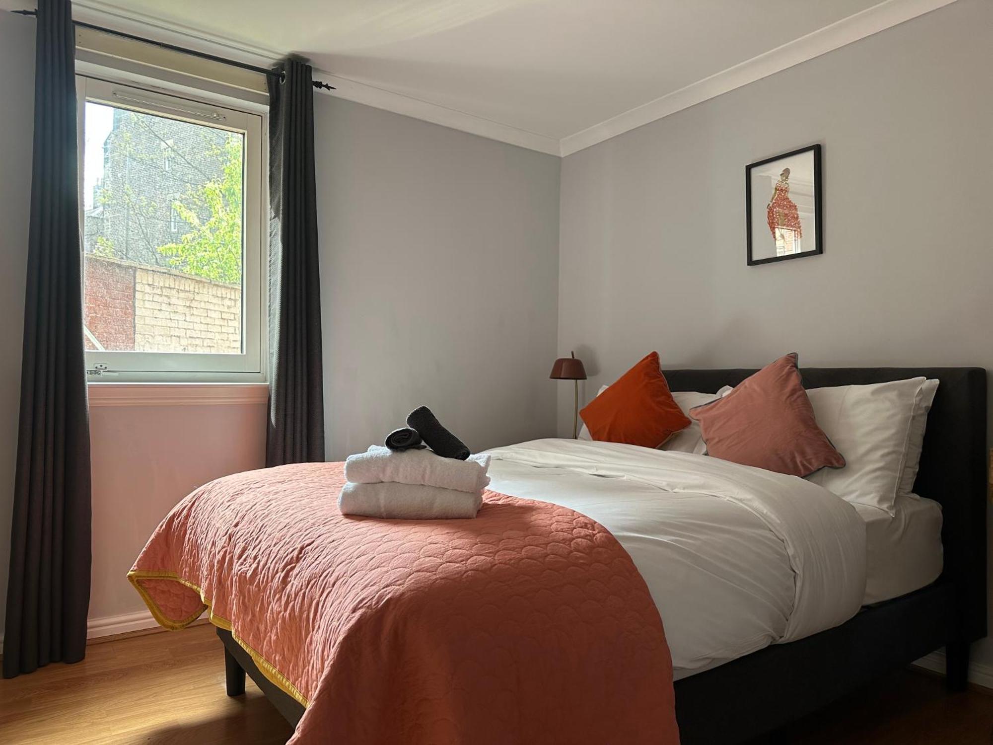 Private Main Door Lovely 2 Bedroom Апартаменты